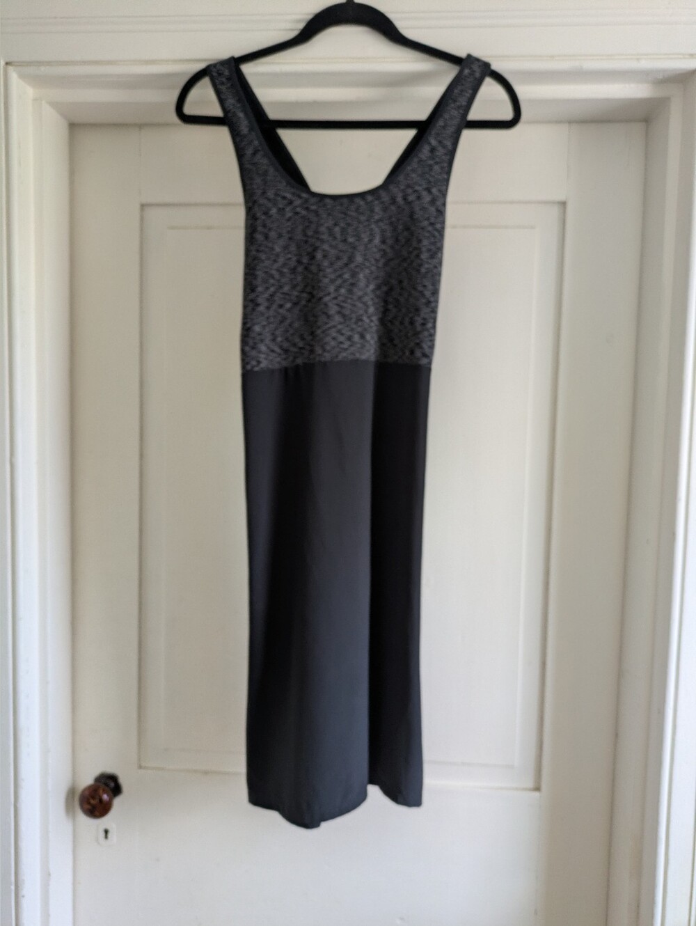 Smartwool Black/Gray Willow Lake Merino Wool Active Sport Dress M